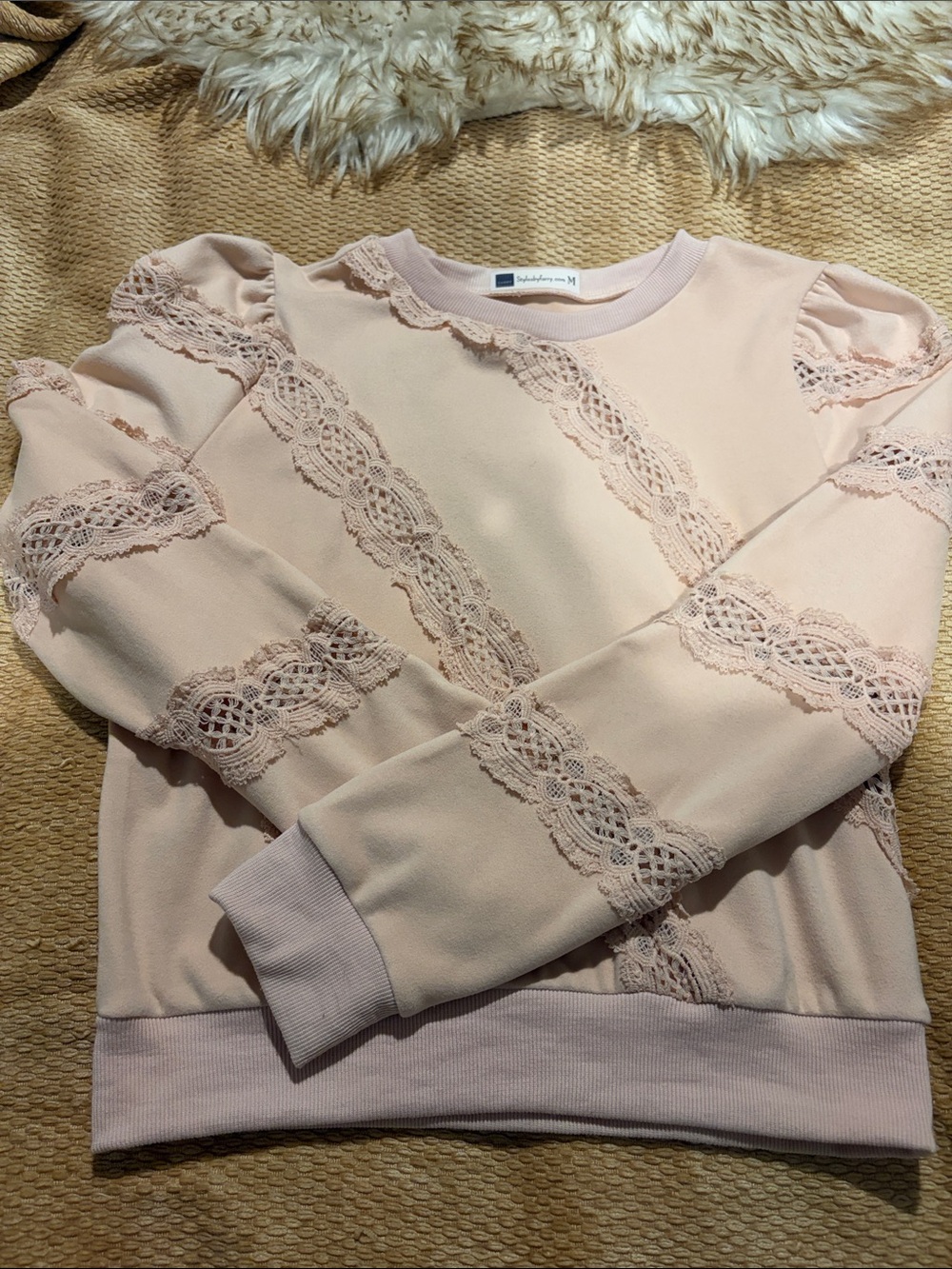 Farry Women's Lace-Trim Crewneck Sweatshirt in Blush